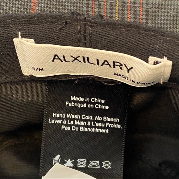 Aritzia Auxilary Bucket Hat Plaid - Picture 5 of 6